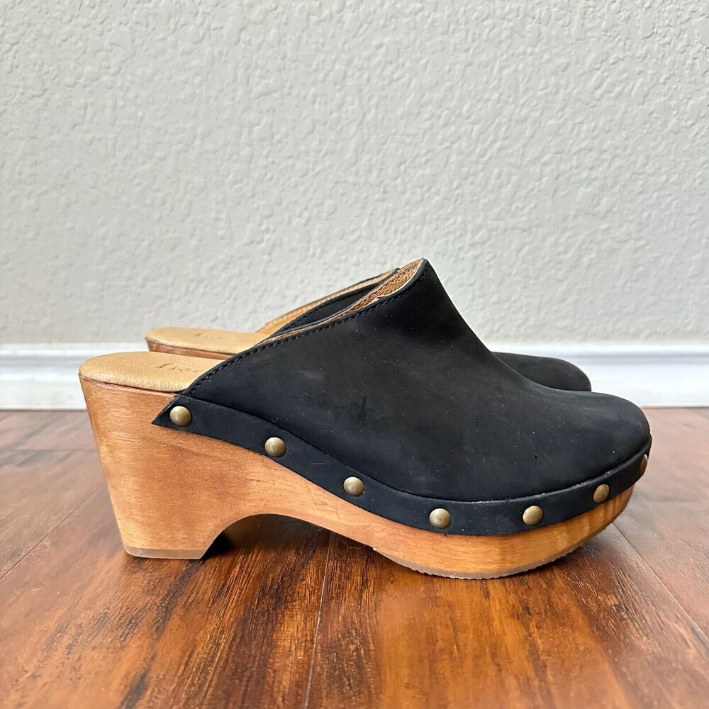 FIVE WORLDS by CORDANI Anthropologie Zorba Clogs in Black Nubuck